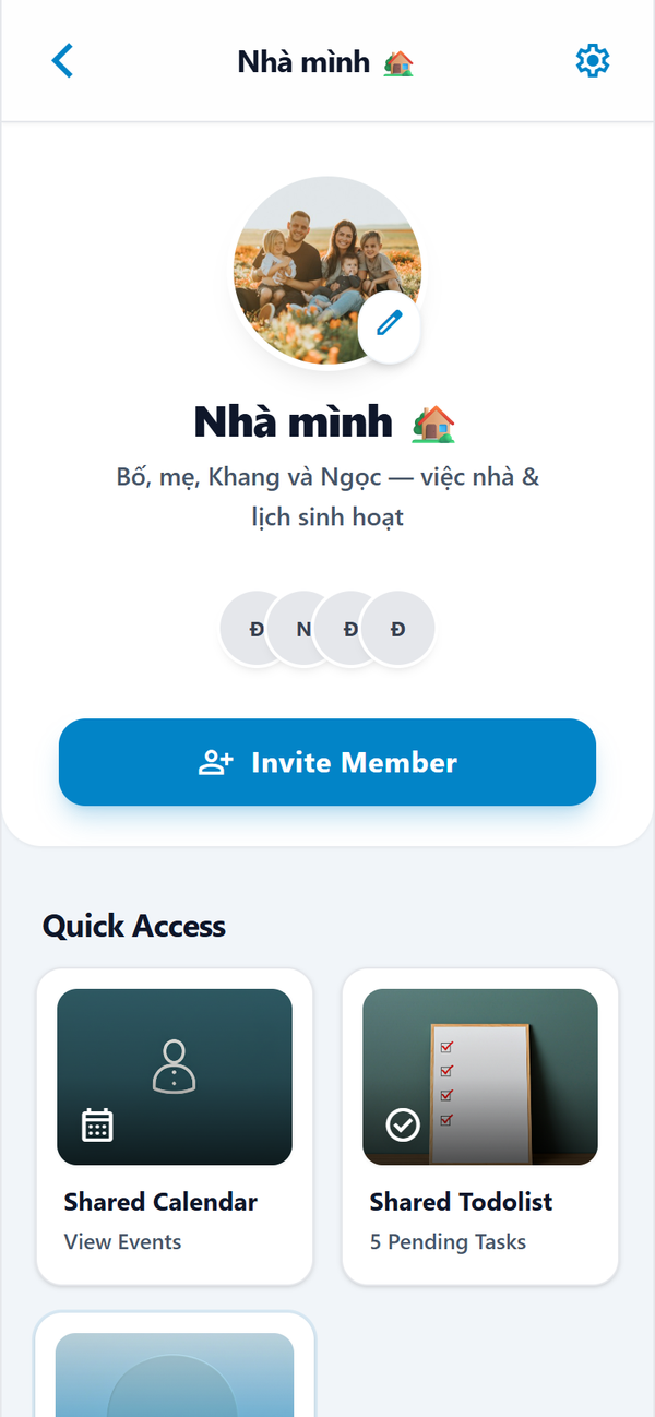 Family group screen with shared calendar, to-do list and group chat